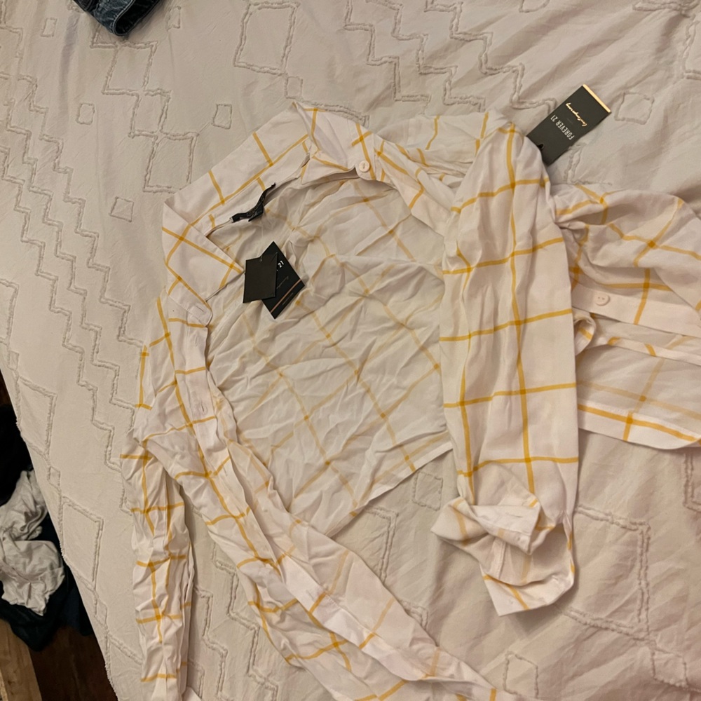 BNWT Forever 21 cropped tie button down